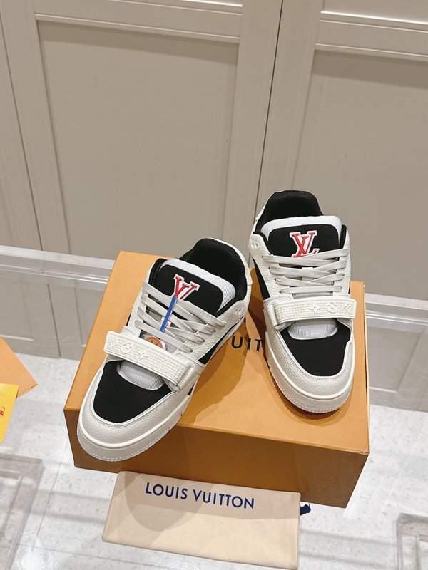 ルイヴィトン靴側面デザイン